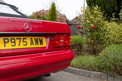 Lot 60 - 1997 Mercedes 320SL
