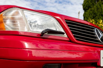 Lot 60 - 1997 Mercedes 320SL
