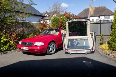 Lot 60 - 1997 Mercedes 320SL