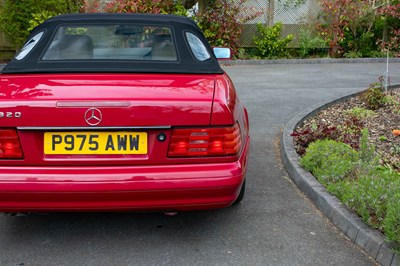 Lot 60 - 1997 Mercedes 320SL