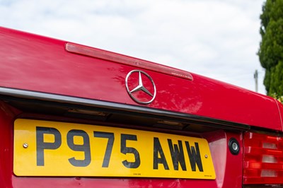 Lot 60 - 1997 Mercedes 320SL