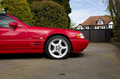 Lot 60 - 1997 Mercedes 320SL