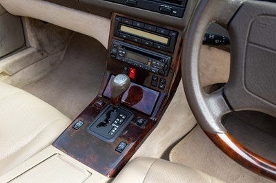 Lot 60 - 1997 Mercedes 320SL