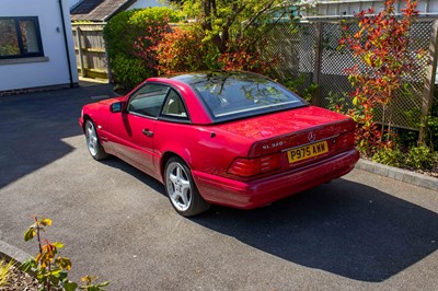 Lot 60 - 1997 Mercedes 320SL