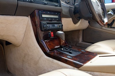 Lot 60 - 1997 Mercedes 320SL