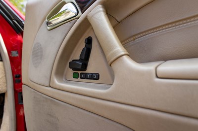 Lot 60 - 1997 Mercedes 320SL