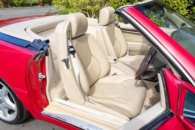 Lot 60 - 1997 Mercedes 320SL