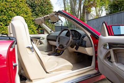 Lot 60 - 1997 Mercedes 320SL