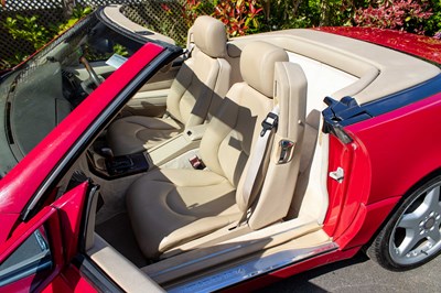 Lot 60 - 1997 Mercedes 320SL