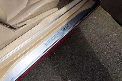 Lot 60 - 1997 Mercedes 320SL