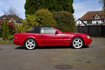 Lot 60 - 1997 Mercedes 320SL