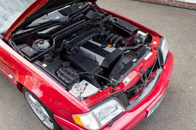 Lot 60 - 1997 Mercedes 320SL