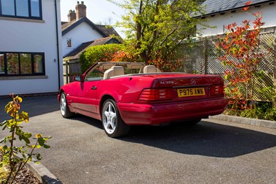 Lot 60 - 1997 Mercedes 320SL