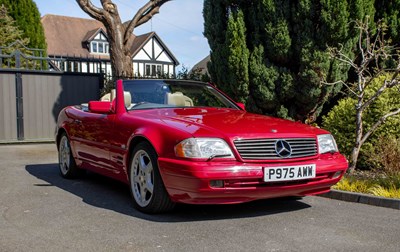 Lot 60 - 1997 Mercedes 320SL