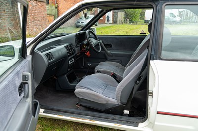 Lot 35 - 1991 Ford Escort XR3I