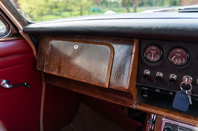 Lot 14 - 1969 Daimler V8 250