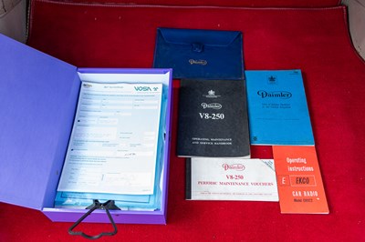 Lot 14 - 1969 Daimler V8 250
