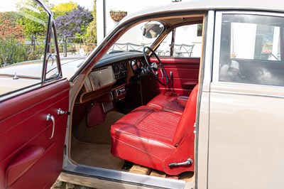 Lot 14 - 1969 Daimler V8 250