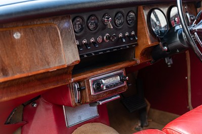 Lot 14 - 1969 Daimler V8 250