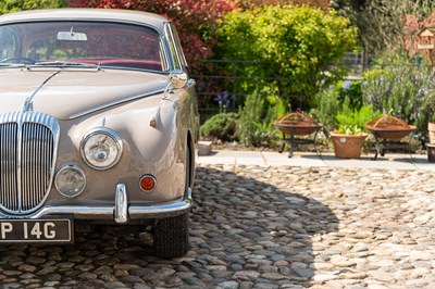 Lot 14 - 1969 Daimler V8 250