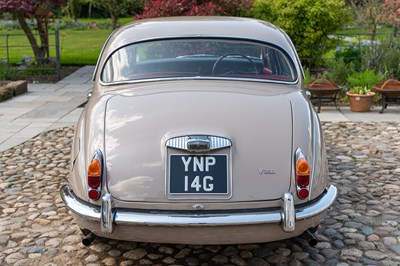 Lot 14 - 1969 Daimler V8 250