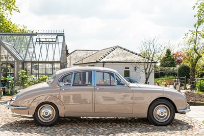 Lot 14 - 1969 Daimler V8 250