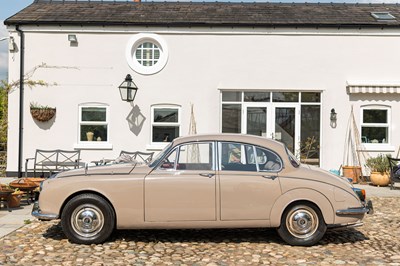 Lot 14 - 1969 Daimler V8 250