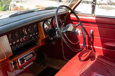 Lot 14 - 1969 Daimler V8 250