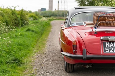 Lot 15 - 1967 Daimler 420