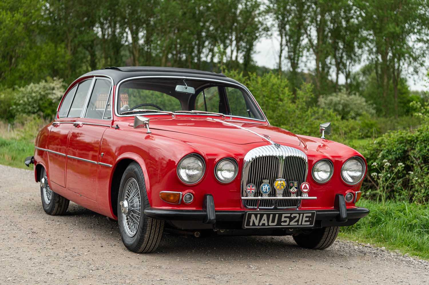 Lot 15 - 1967 Daimler 420