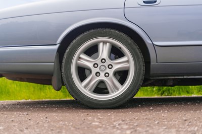 Lot 43 - 2002 Jaguar XJ8 Sport