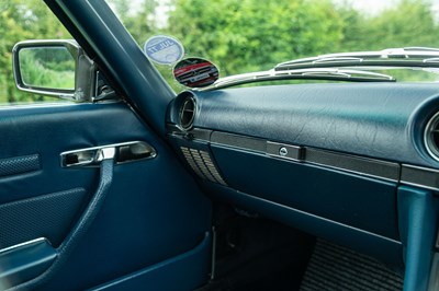 Lot 60 - 1977 Mercedes SL350