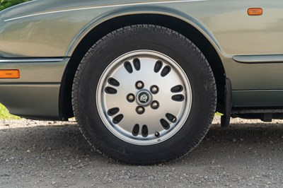 Lot 44 - 1994 Jaguar XJ6 Sovereign