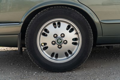 Lot 44 - 1994 Jaguar XJ6 Sovereign