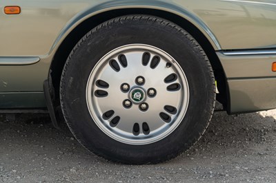 Lot 44 - 1994 Jaguar XJ6 Sovereign