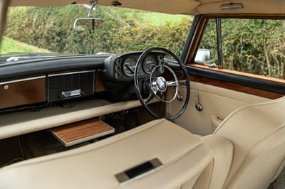 Lot 36 - 1967 Rover P5 Saloon