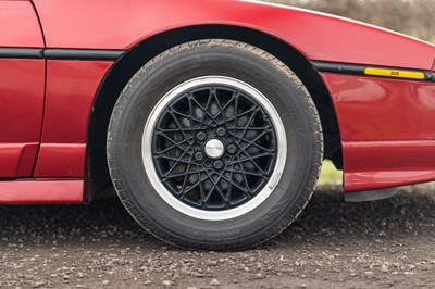 Lot 9 - 1988 Pontiac Fiero GT