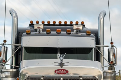 Lot 77 - 1996 Peterbilt 379 Tractor Unit