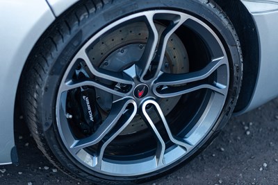 Lot 1 - 2012 McLaren MP4 12C