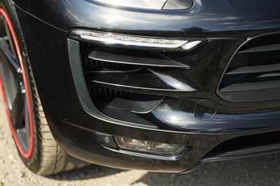 Lot 29 - 2015 Porsche Macan S S-A