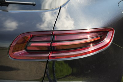 Lot 29 - 2015 Porsche Macan S S-A