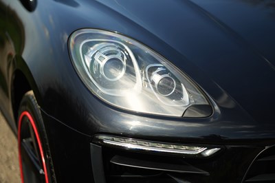 Lot 29 - 2015 Porsche Macan S S-A