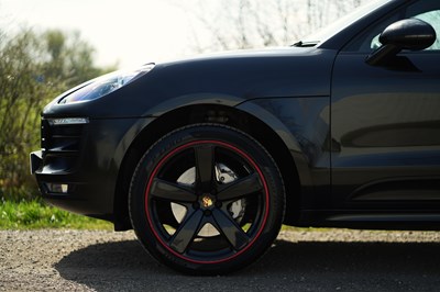 Lot 29 - 2015 Porsche Macan S S-A
