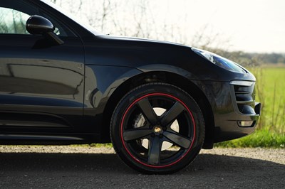 Lot 29 - 2015 Porsche Macan S S-A