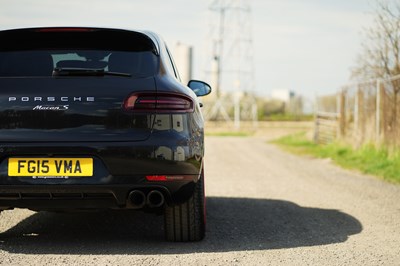 Lot 29 - 2015 Porsche Macan S S-A
