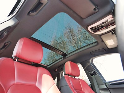 Lot 29 - 2015 Porsche Macan S S-A