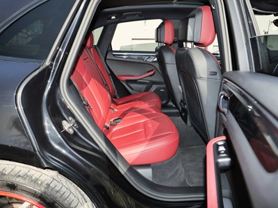 Lot 29 - 2015 Porsche Macan S S-A