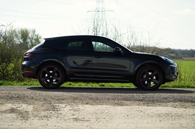 Lot 29 - 2015 Porsche Macan S S-A