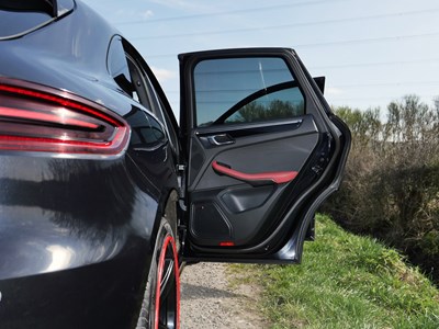Lot 29 - 2015 Porsche Macan S S-A