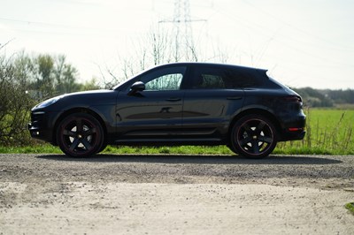 Lot 29 - 2015 Porsche Macan S S-A